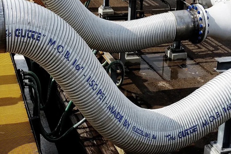 Composite hose assembly for LNG and marine oil transfer operations