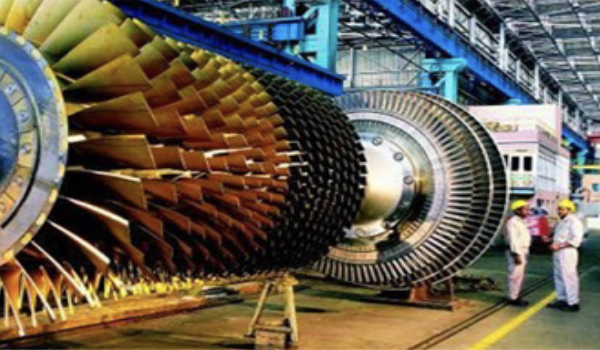 Gas turbine compressor washing system cleaning turbine blades using high-pressure water injection