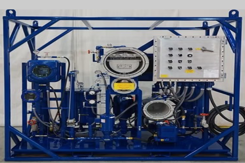 Vacuum dehydration oil purification system operating in industrial hydraulic oil filtration setup
