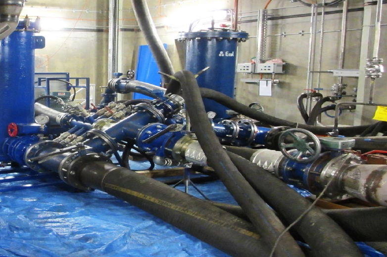 Industrial oil system flushing and filtration services for turbines and hydraulic systems