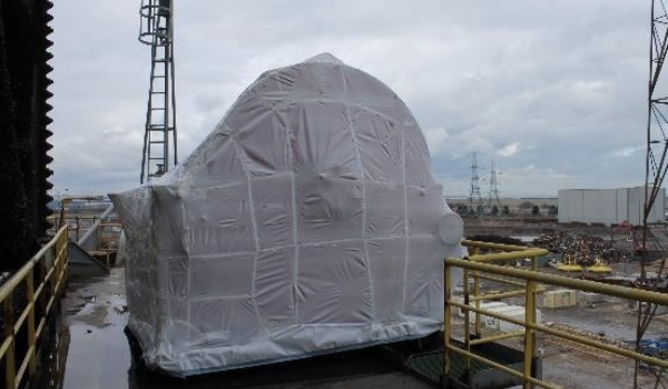 Preserved offshore drilling rig undergoing reactivation and maintenance activities