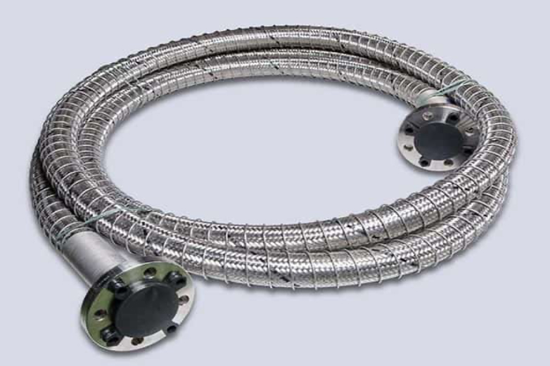 Flexible stainless steel hose assemblies for industrial and offshore fluid transfer applications