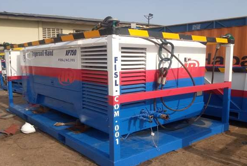 Air compressor supplying abrasive blasting operations